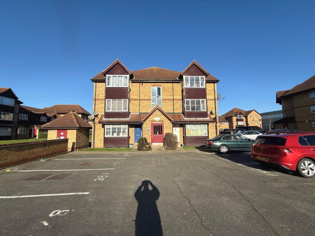 Additional image 8 of Frobisher Road, Erith