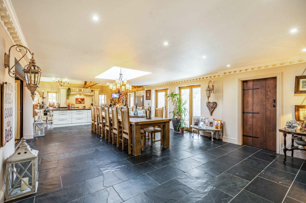 Additional image 6 of Luxury Home On Weston Lane, Bulkington, CV12 9RX