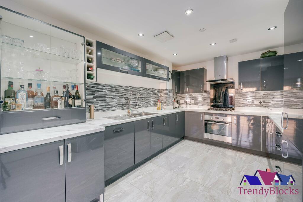 Additional image 18 of Burroughs Drive, Dartford, Kent, DA1