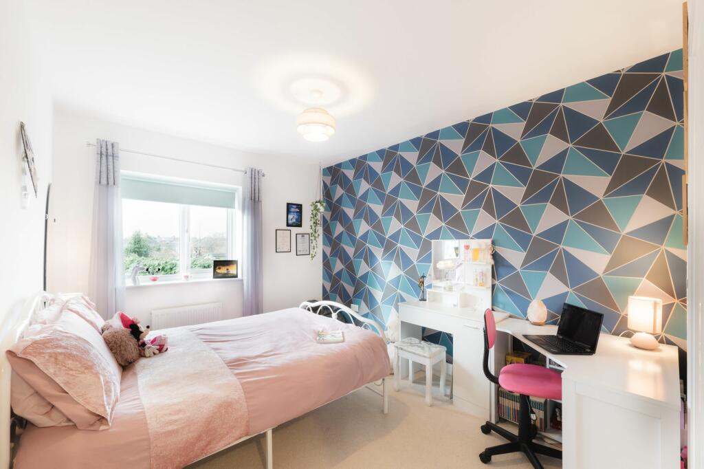 Additional image 20 of Over 2100 square feet on a large plot