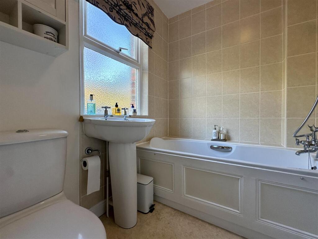 Additional image 11 of Brookfield Lane, Bakewell