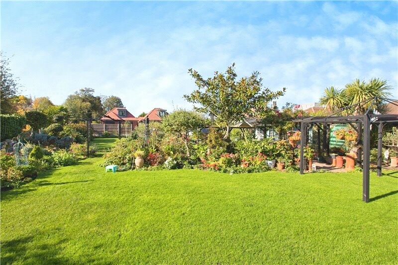 Primary image of Selwyn Crescent, Welling, DA16