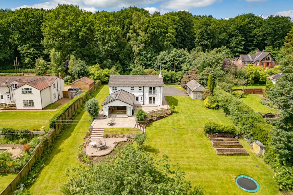 Extended Oakmere home with a large plot.