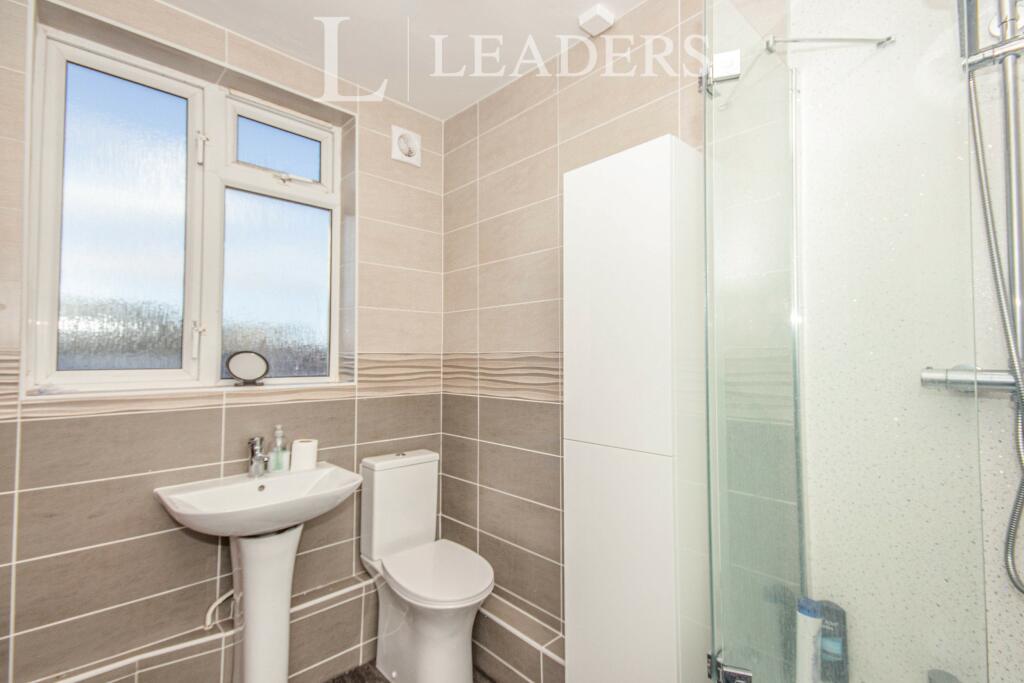 Additional image 8 of Waverley Road Kenilworth