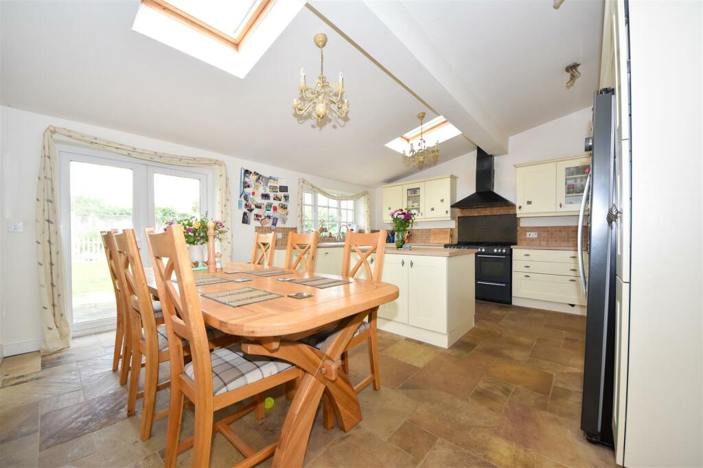 Additional image 3 of St. Nicholas Road, Radford Semele, Leamington Spa