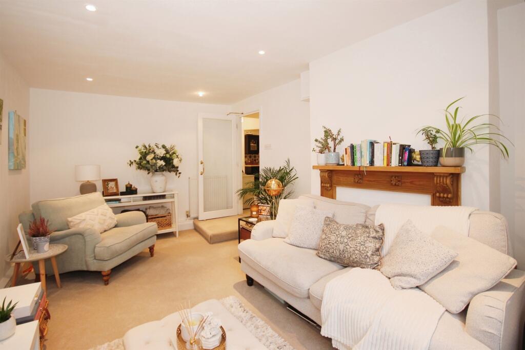 Additional image 16 of Neville Court, Jury Street, Warwick