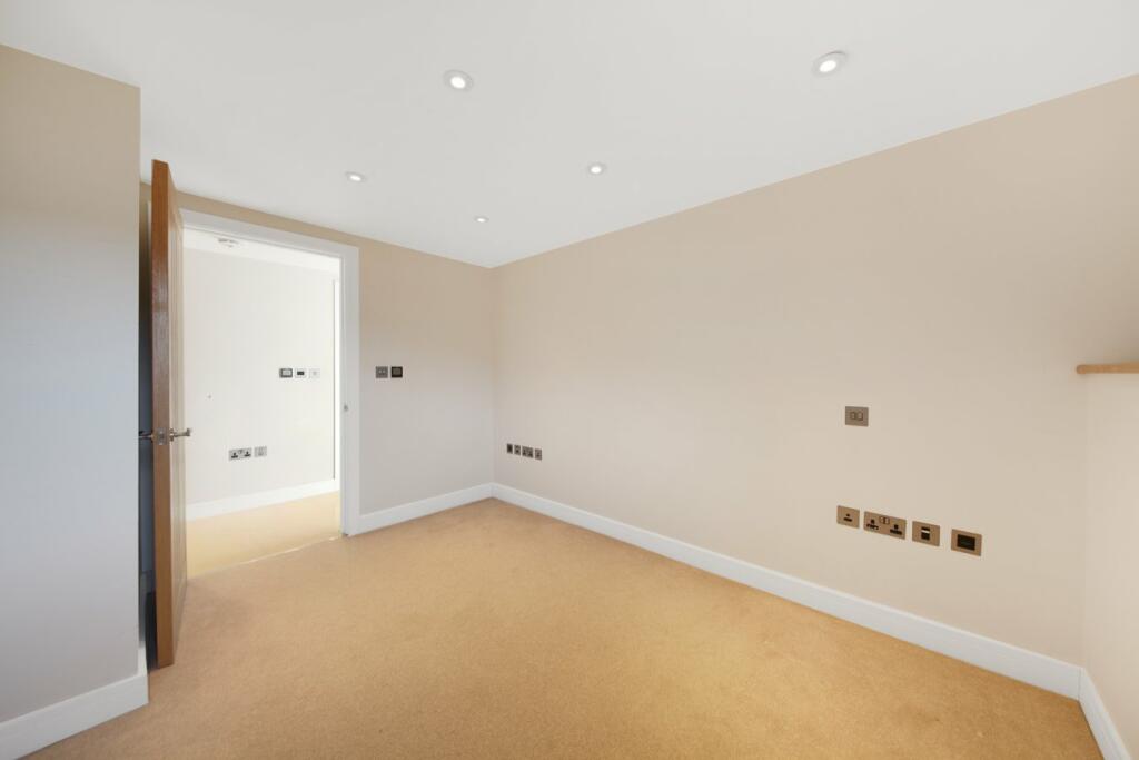 Additional image 9 of Queens Farm Road, Gravesend, Kent, DA12