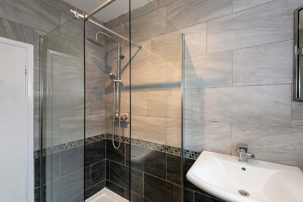 Additional image 8 of Park Crescent, Erith, DA8