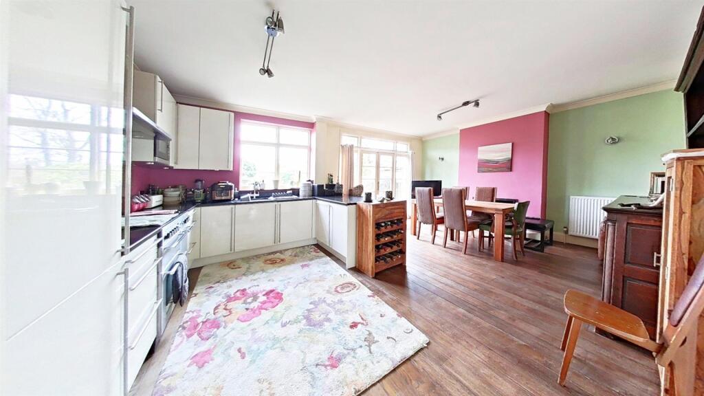 Additional image 17 of Park Crescent, Erith