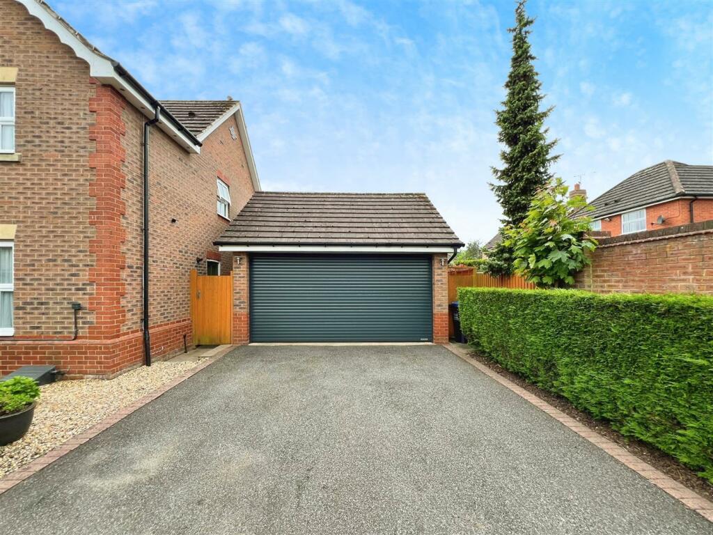 Additional image 32 of Robins Grove, Warwick