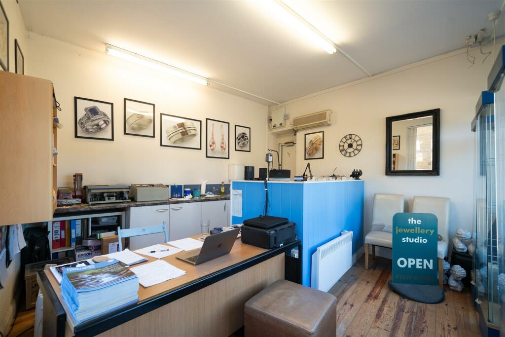 Additional image 29 of Buxton Road, Bakewell, DE45 1BZ