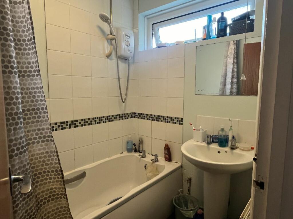 Additional image 7 of 6 Bed Student Home - 32 Kemsing Gardens