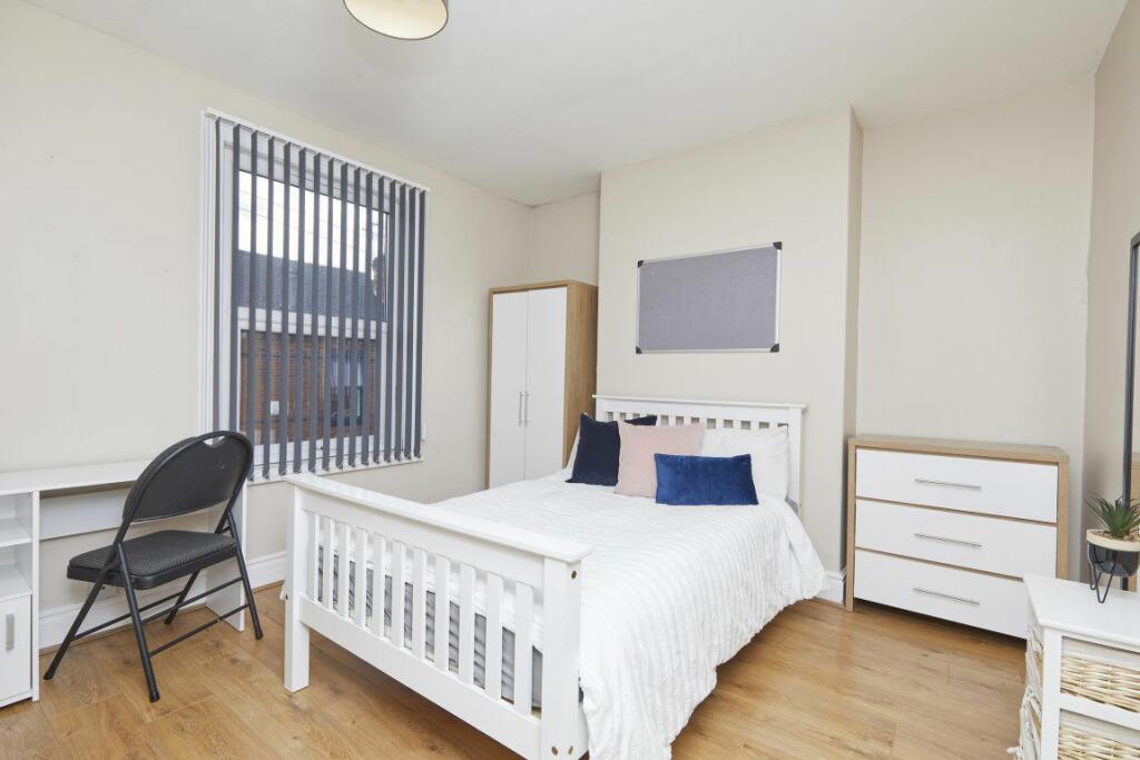 Additional image 31 of Stepping Lane