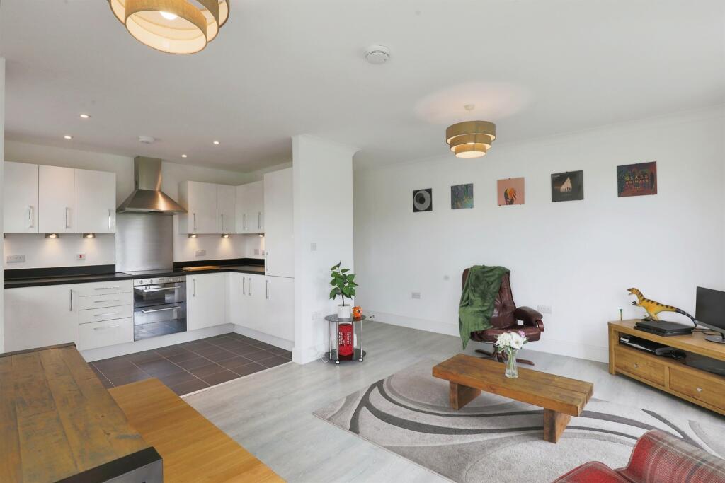 Additional image 17 of Kingfisher Close, Warwick