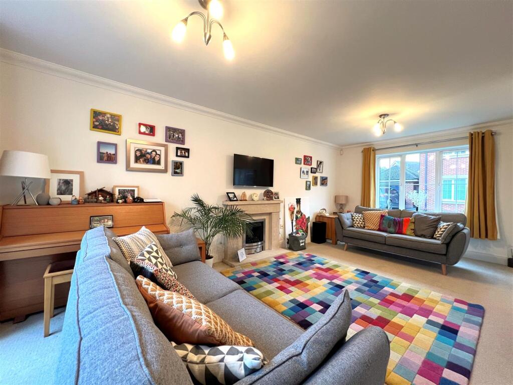 Additional image 17 of Camel Close, Warwick