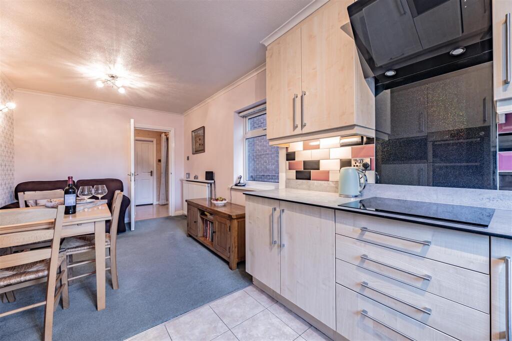 Additional image 7 of Generous semi-detached property in prized cul-de-sac