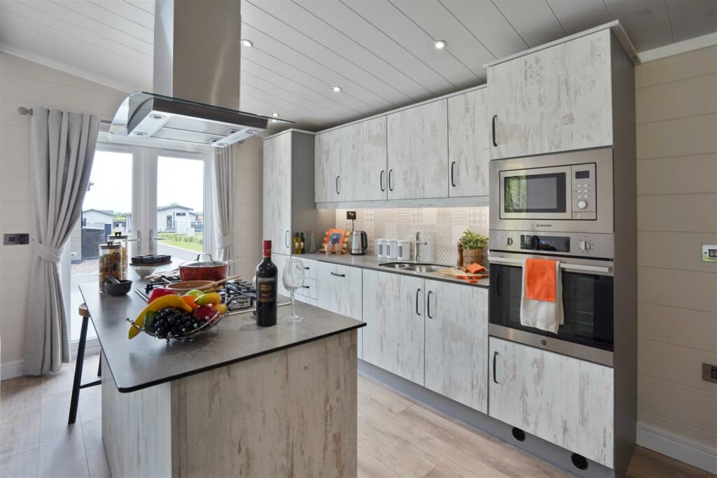 Additional image 4 of Bosworth Lakeside Lodges, Market Bosworth,