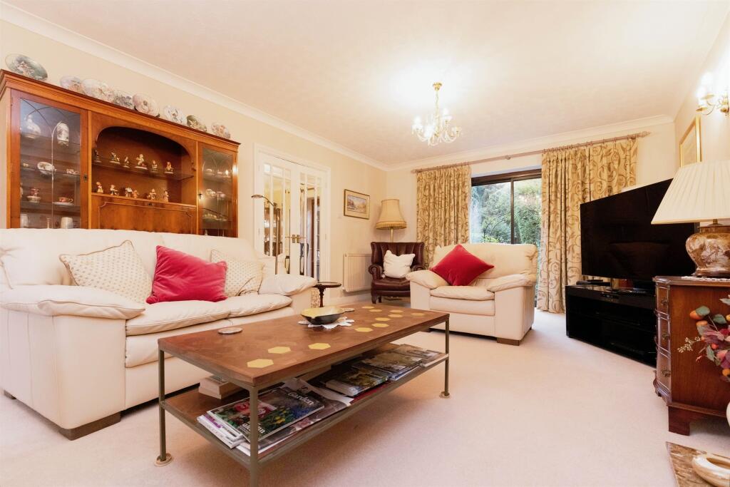 Additional image 18 of Draper Close, Kenilworth