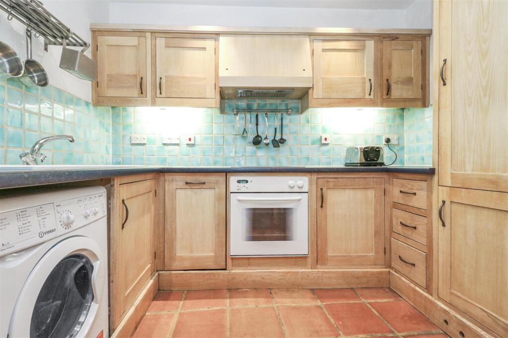 Additional image 6 of Neville Court, Jury Street, Warwick