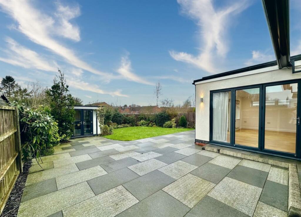 Additional image 19 of Farmer Ward Road, Kenilworth