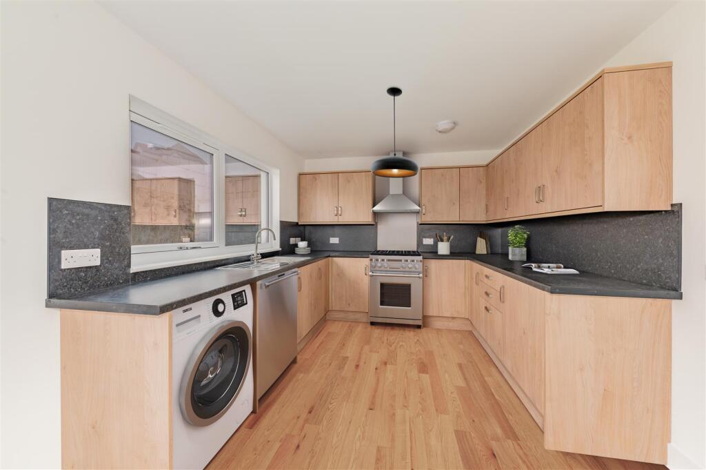 Additional image 3 of Tulloch Crescent, Dundee