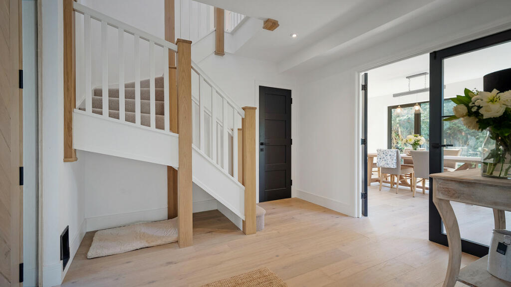 Additional image 12 of Riverside Off Tiddington Road, Stratford Upon Avon, Warwickshire. CV37 7BD