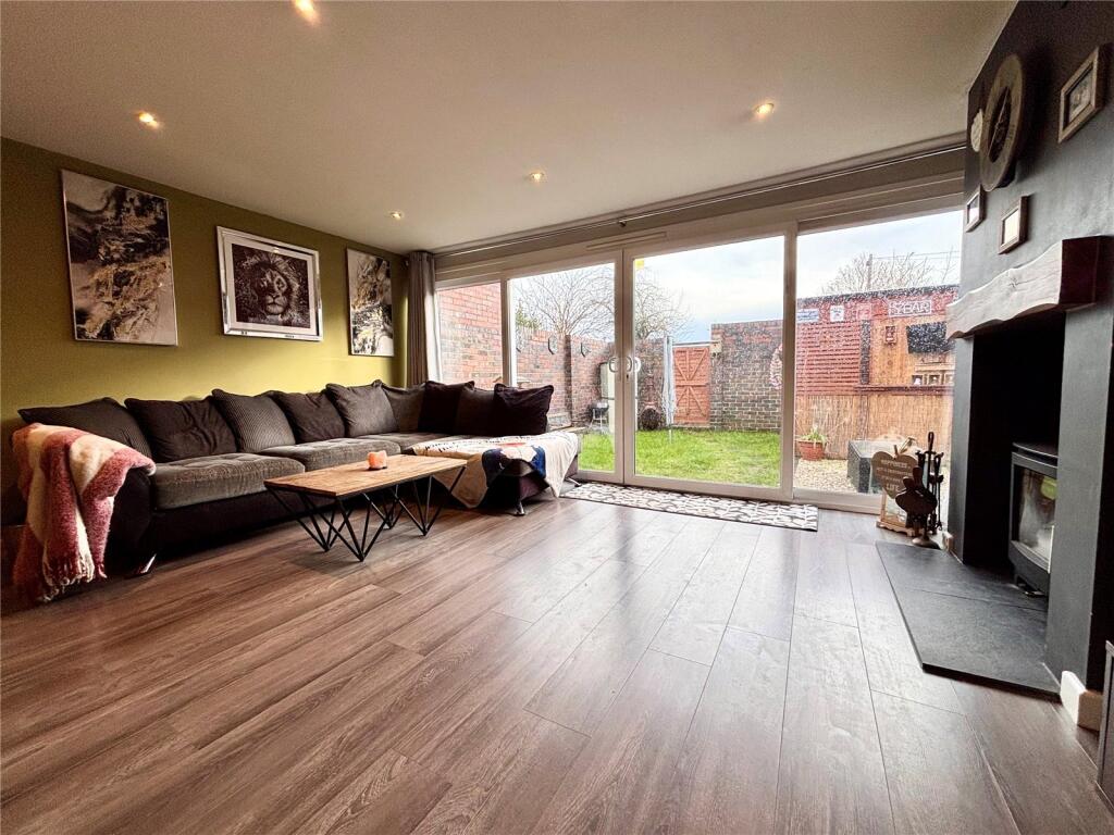 Additional image 4 of Fields Court, Warwick, CV34