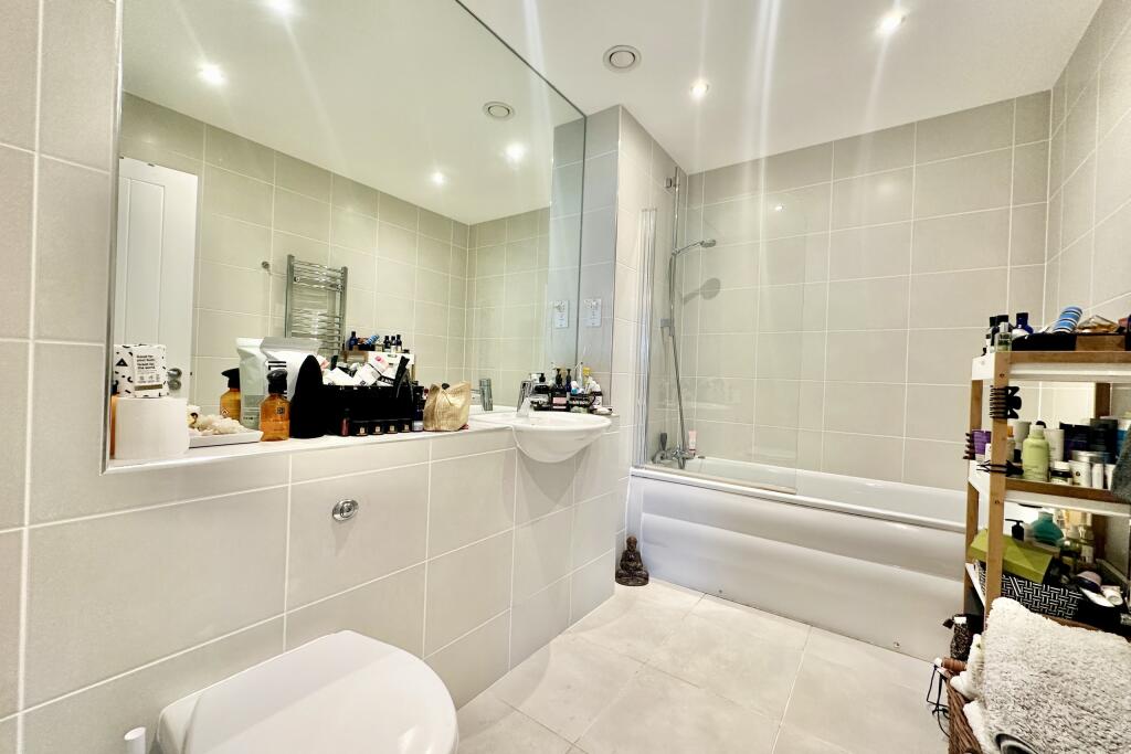 Additional image 5 of Drift, Fishermans Beach, Hythe, Kent