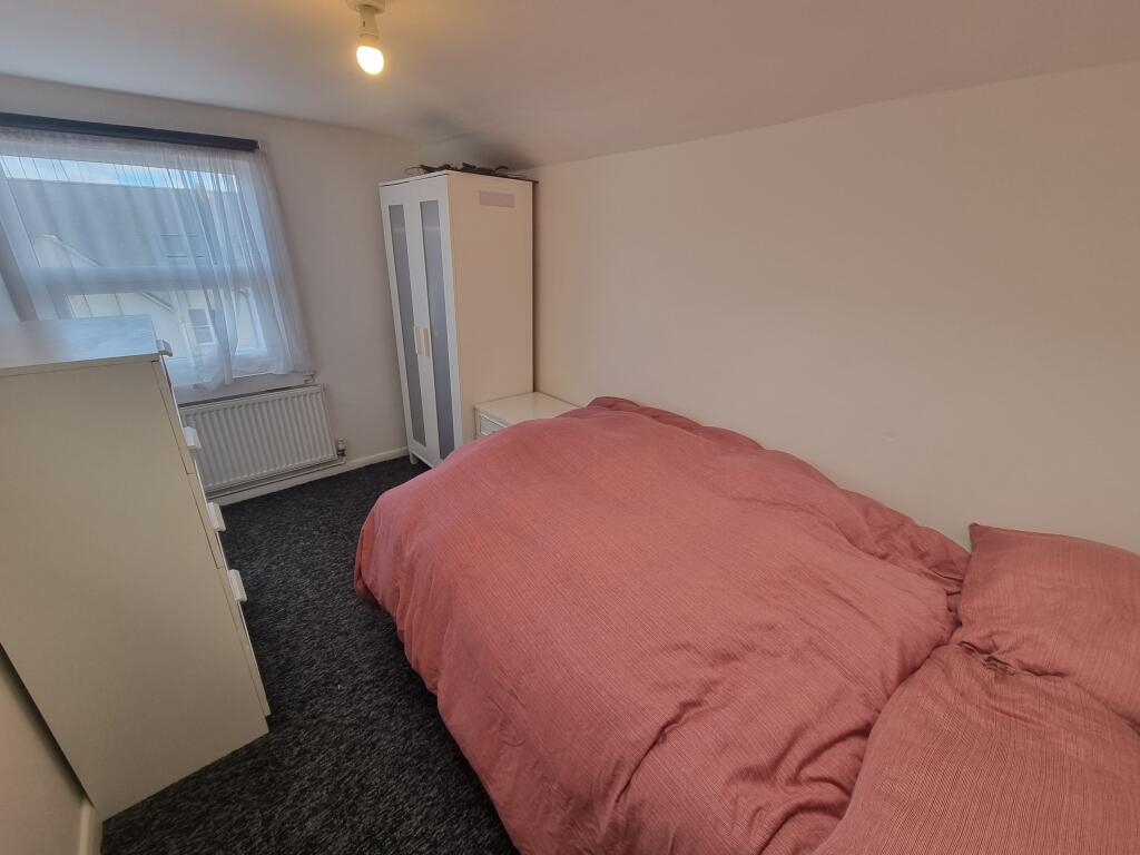 Additional image 5 of Flat 2, 21 Oxford Street