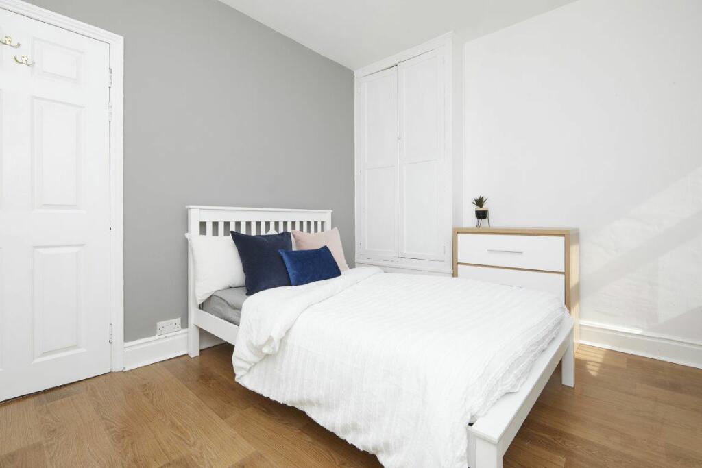 Additional image 27 of Stepping Lane