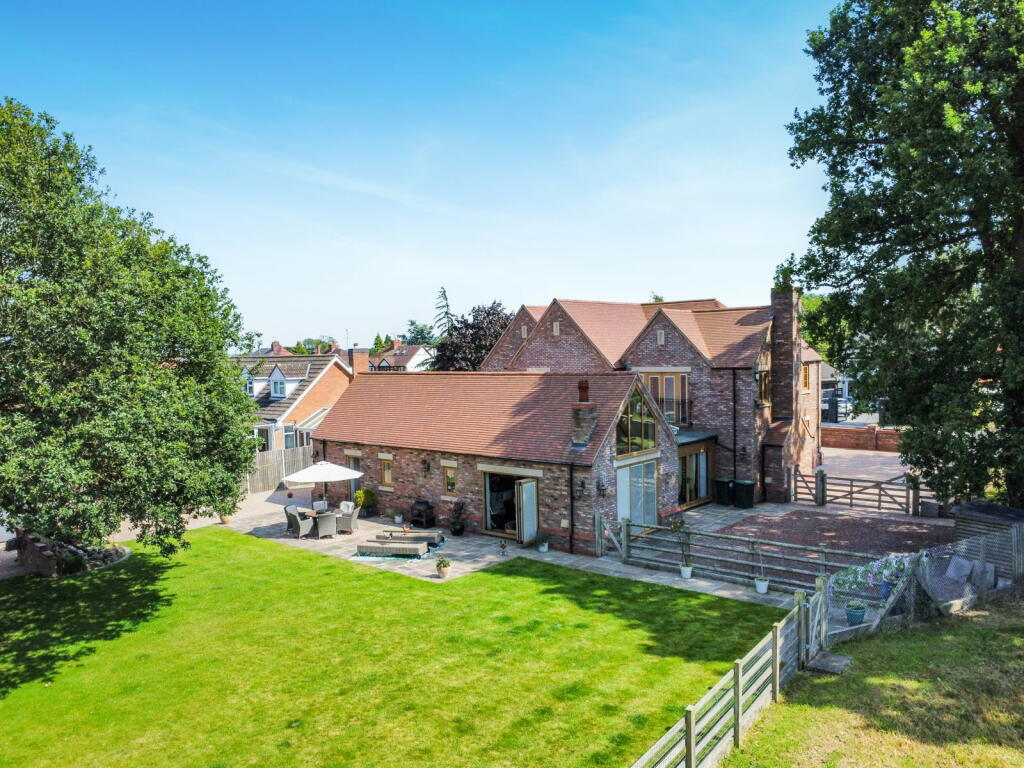 Additional image 7 of Luxury Home On Weston Lane, Bulkington, CV12 9RX