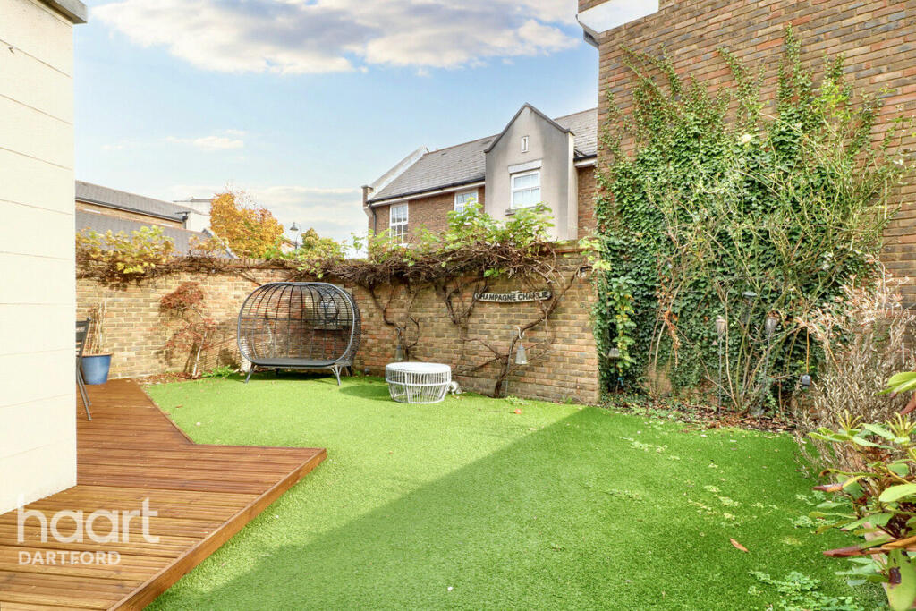 Additional image 4 of Park Cliff Road, Greenhithe