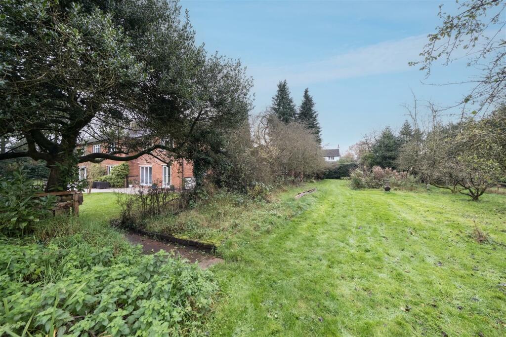 Additional image 53 of Rosslyn Lane, Cuddington