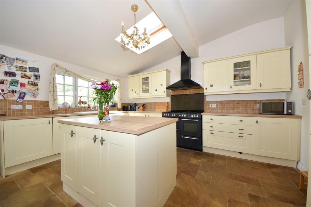 Additional image 6 of St. Nicholas Road, Radford Semele, Leamington Spa