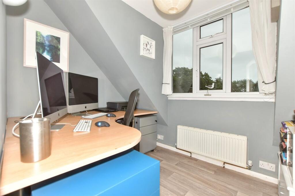 Additional image 13 of Earlsfield Road, Hythe, Kent