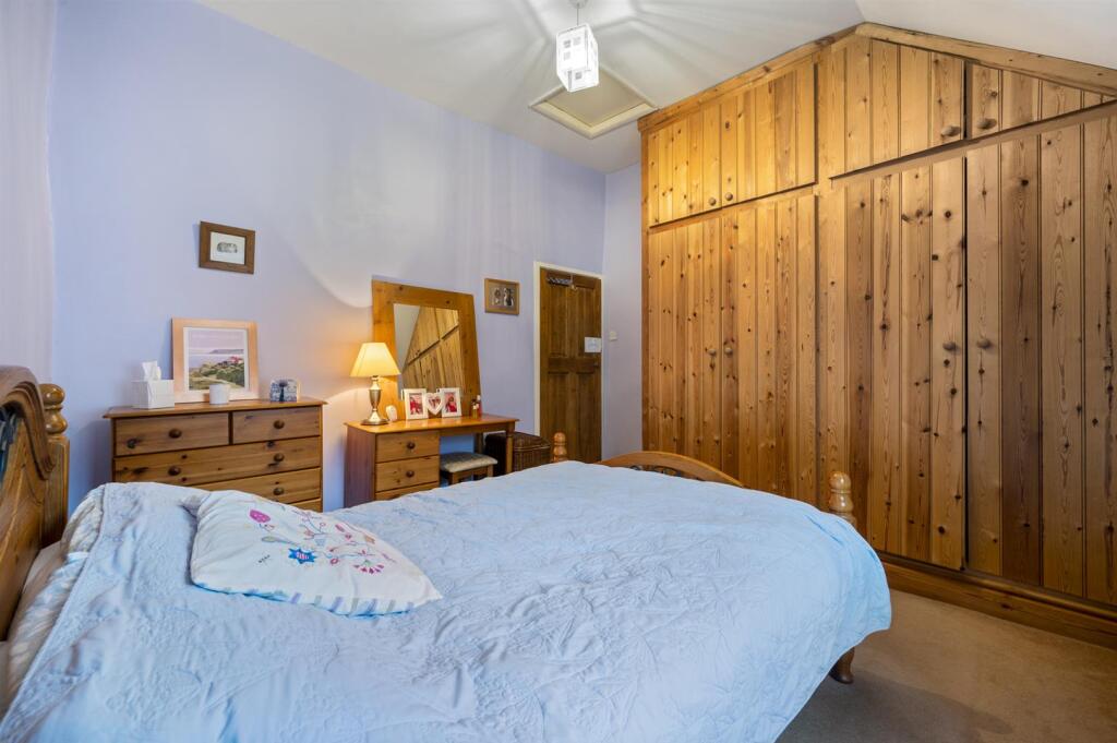 Additional image 15 of Yew Tree Hill, Holloway