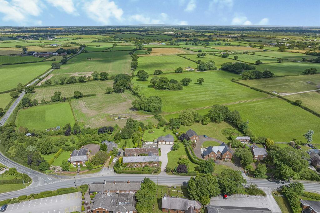 Additional image 24 of Holmes Chapel Road, Lach Dennis