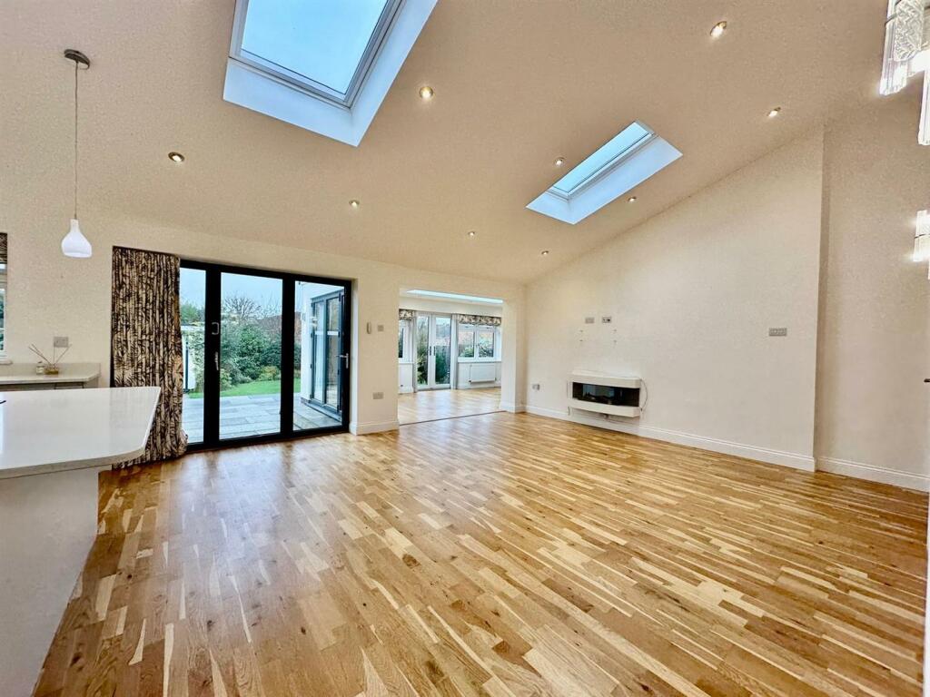 Additional image 6 of Farmer Ward Road, Kenilworth