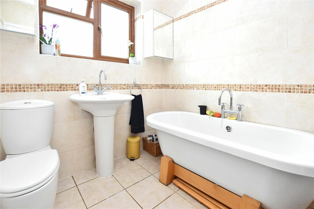 Additional image 17 of Midhurst Hill, Bexleyheath, DA6