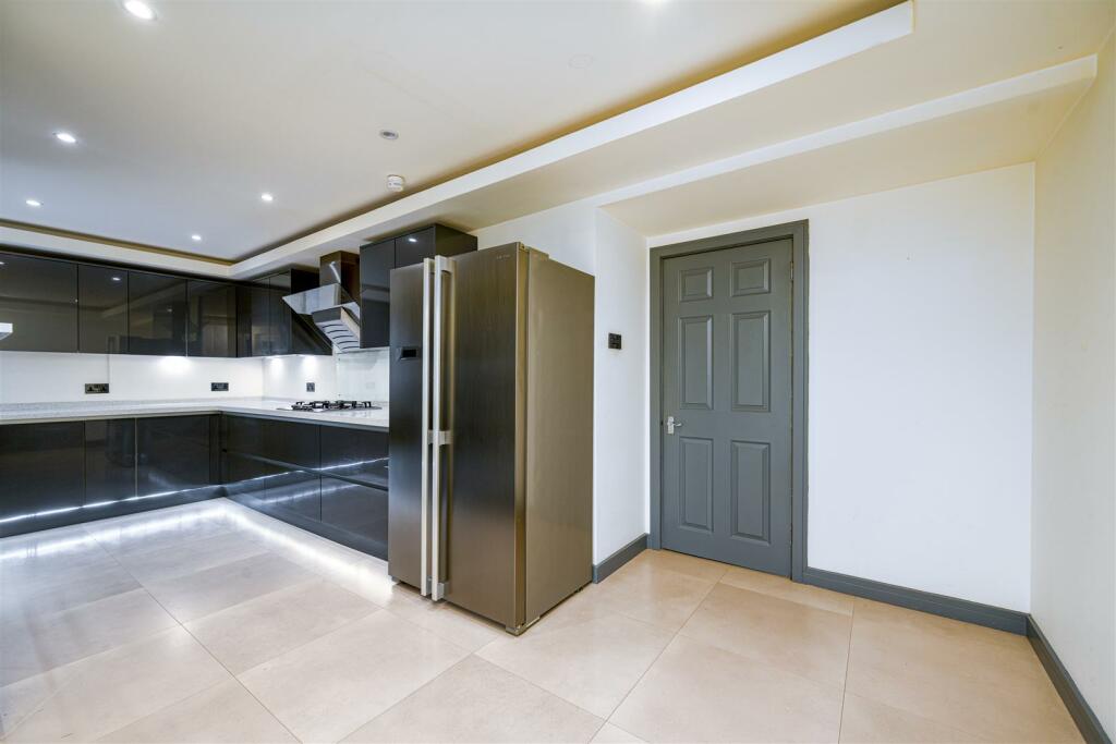 Additional image 6 of Ballantrae Gardens, Dundee