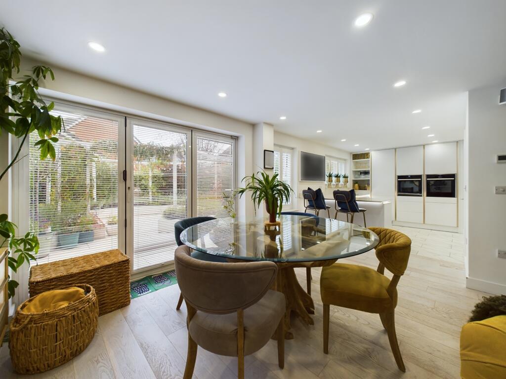 Additional image 3 of Persian Close, City Point