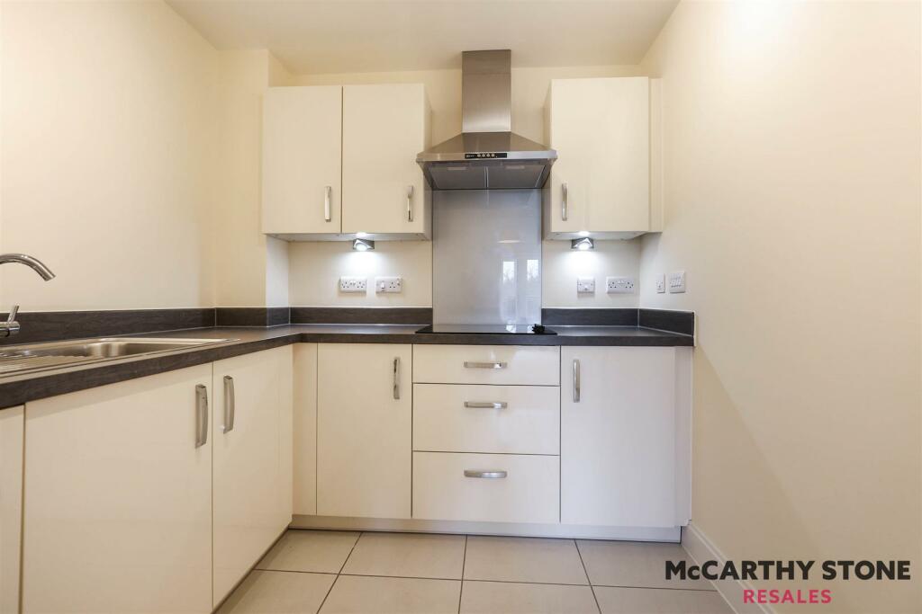 Additional image 8 of Springfield Close, Stratford-Upon-Avon, Warwickshire, CV37 8GA