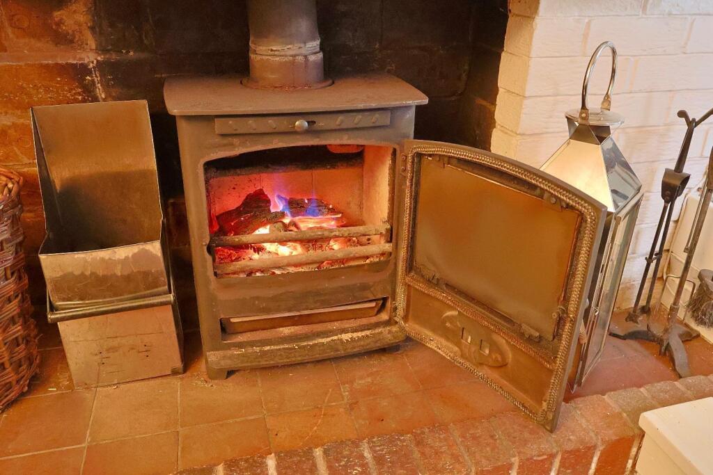 Additional image 11 of North House, Ousterne Lane, Fillongley, Coventry - FIELD VIEWS & SOUTH FACING GARDEN