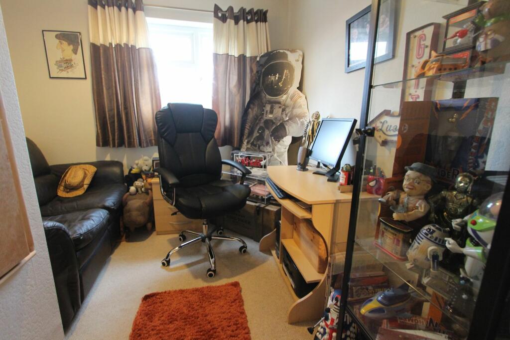 Additional image 18 of Whitnash Close, Balsall Common, CV7