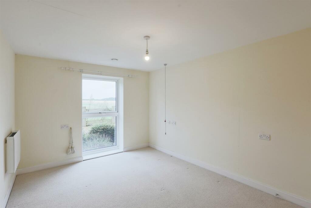 Additional image 14 of Harvard Place, Stratford-Upon-Avon, Warwickshire CV37 8GA