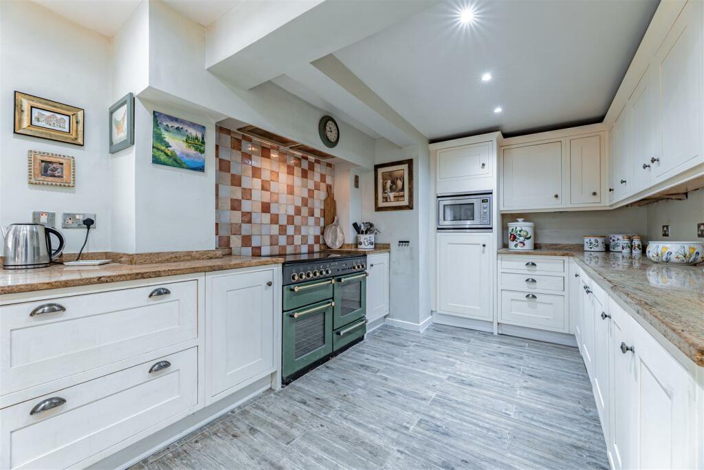 Additional image 11 of Exceptional detached period property tucked away on a quiet leafy road