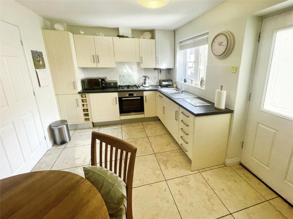 Hedingham Close, Ilkeston, Derbyshire, DE7 photo 3