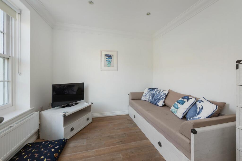 Additional image 22 of Island Wall, Whitstable, CT5