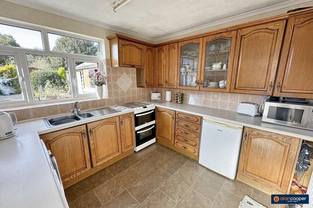 Additional image 6 of Weston Lane, Bulkington, CV12 9RX