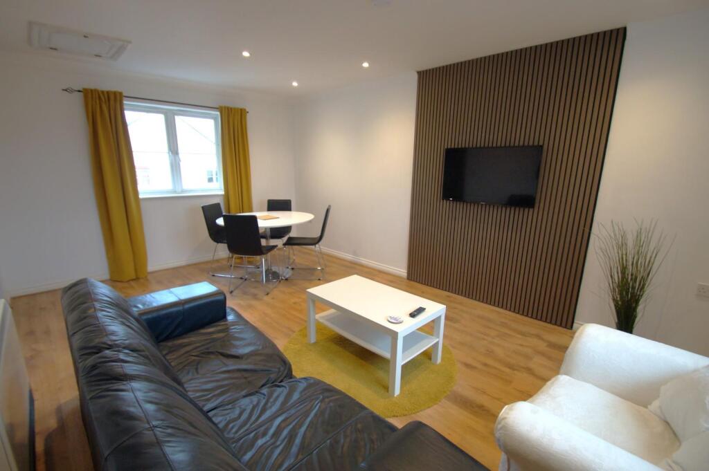 Additional image 3 of 27 Farrier Close, Pity Me